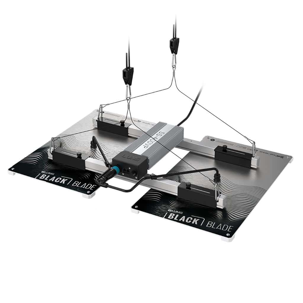 Lumii Black Blade 400w LED Grow Light 2 Lumii Black Blade 400w LED Grow Light - Image 2